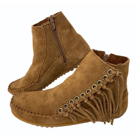 Minnetonka womens Size 5 Dusty Brown Willow Ankle Boots w Side Fringe NEW - Picture 1 of 12